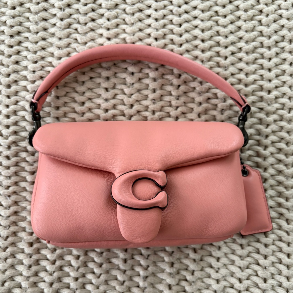 Coach Pillow Tabby Shoulder Bag 18 Candy Pink with Black Hardware Like New - Picture 2 of 12
